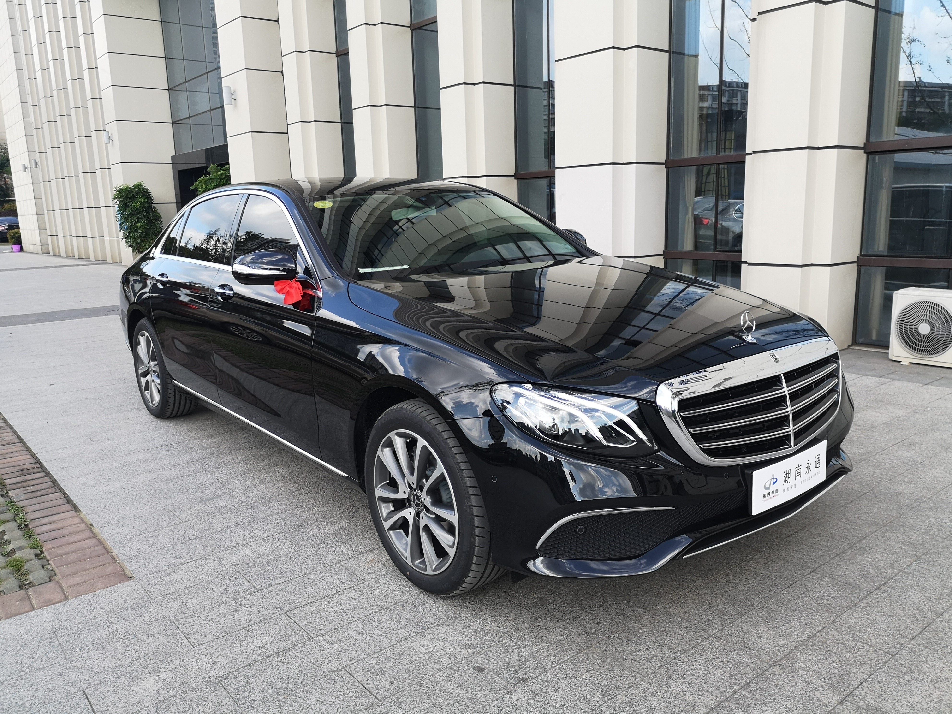 奔馳E300L-立標